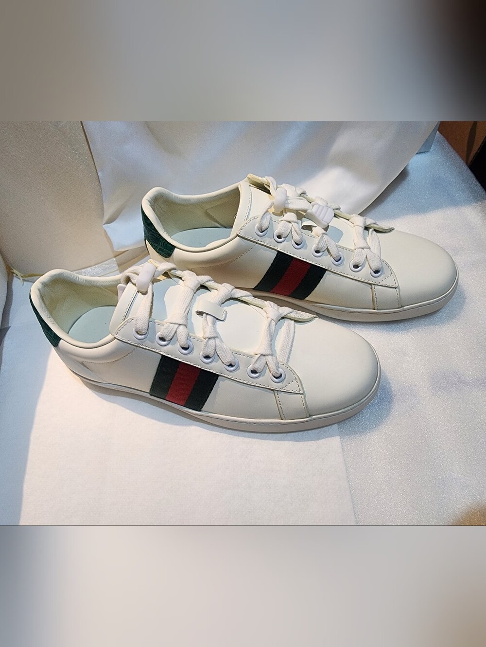 Gucci White Leather Sneakers with Red & Green Stripe